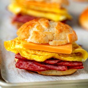 1 Sandwich Egg and Bacon on Biscuit