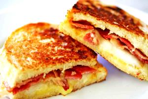 1 sandwich Grilled Cheese 