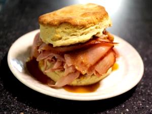 1 Sandwich Ham On Biscuit