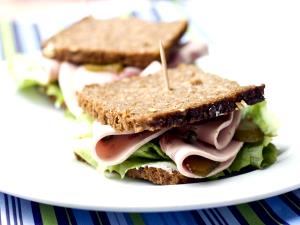 1 Sandwich Ham Sandwich with Lettuce and Spread