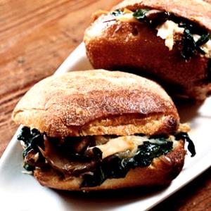 1 Sandwich Pocket Sandwich-Grilled Chicken, Mushroom & Spinach