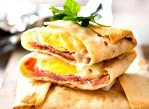 1 Sandwich Pocket Sandwich-Ham, Egg & Chees