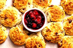 1 scone (85 g) Lingonberry Scone