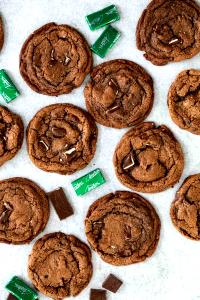 1 serving (1 oz) Chocolate Mint Cookies