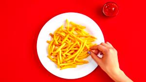 1 serving (119.8 g) Regular Fries