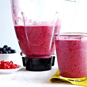 1 serving (16 oz) Blueberry Pomegranate Smoothie (Medium)