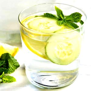 1 serving (16 oz) Cucumber Mint Lemonade