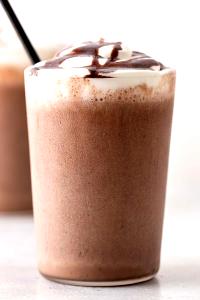 1 serving (16 oz) Frappe Chocolate Chip (Medium)