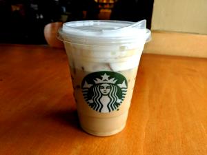 1 serving (16 oz) Iced Blonde Cold Foam Cappuccino (Gramde)