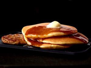 1 serving (192 g) Hotcakes & Sausage without Syrup & Margarine