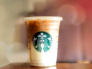 1 serving (24 oz) Iced Caramel Macchiato (Ventii)