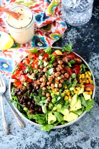 1 serving (26 oz) Taco Salad with Veggie Chili