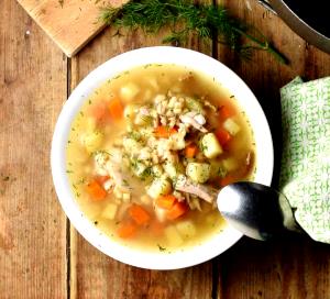 1 serving (295 ml) Hearty Chicken, Vegetable & Pasta Soup