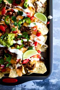 1 serving (313 g) Classic Nachos - Steak Supreme