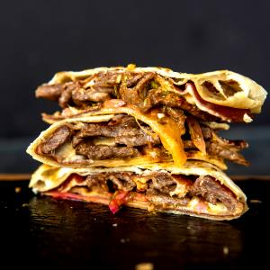 1 serving (326 g) Quesadilla with Meat - Carne Asada