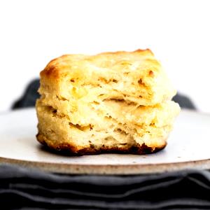 1 serving (34 g) Hearty Layers Buttermilk Biscuits