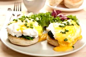 1 serving (344 g) Eggs Florentine Benedict