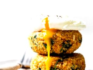 1 serving (369 g) Beef Patty with Quinoa, Spinach, and Tomato