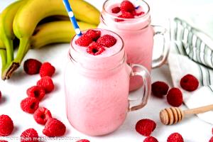 1 serving (4 oz) Raspberry Smoothie (Small)