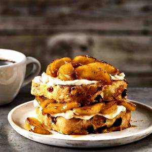 1 serving (448 g) Roasted Caramel Apple Stuffed French Toast