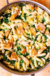 1 serving (463.2 g) Chicken Spinach Artichoke Pasta