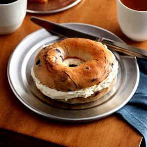 1 serving (4.75 oz) Blueberry Bagel