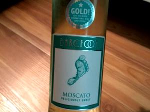 1 serving (6 oz) Moscato