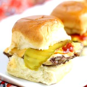 1 serving (674 g) Burger Sliders