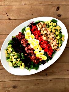 1 serving (710 g) Cobb Salad (Large)