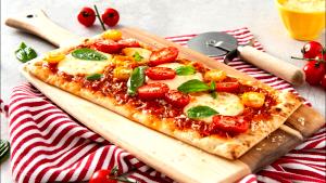 1 serving (7.2 oz) Margherita Flatbread Pizza (1500)