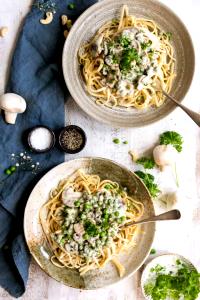 1 serving (8 oz) Creamy Cashew Carbonara