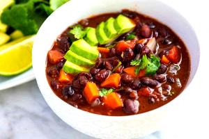 1 serving (8 oz) Low-Fat Vegetarian Black Bean Soup