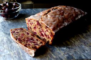 1 serving (85 g) Cherry Bread