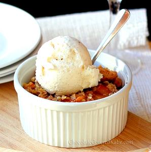 1 serving Apple Crisp A la Haagen-Dazs