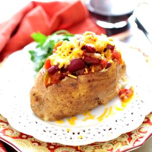 1 Serving Baked Potatoe #4 (Loaded W/ Chili)