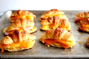 1 Serving BLMP - Croissant, Egg & Cheese