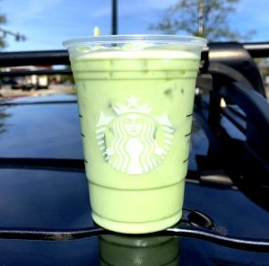 1 Serving Iced Green Tea - Grande