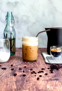 1 Serving Iced Vanilla Latte - Small