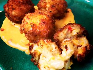 1 Serving Cheesy Macaroni Bites Six Pc