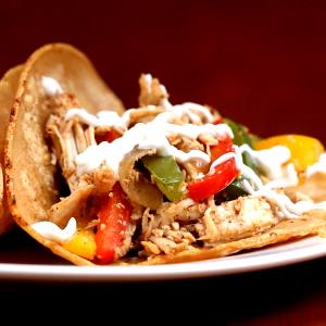 1 serving Chicken Fajita Taco Dinner (White)