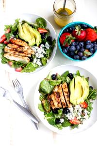 1 Serving Chopped Fruit Gorgonzola & Chicken Salad