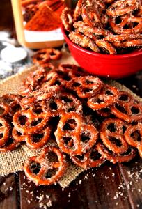 1 Serving Cinnamon Sugar Party Pretzels