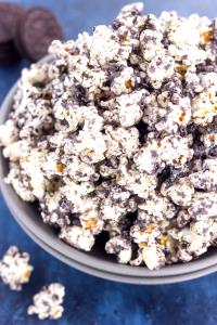 1 Serving Cookies & Cream Popcorn