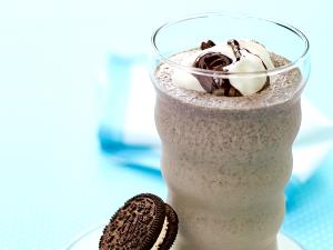 1 Serving Cookies & Cream Snowdrift, Medium - 2% Milk W/ Whip