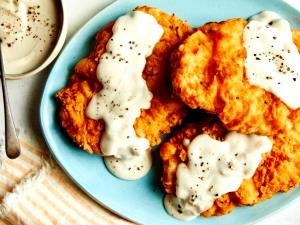 1 Serving Crispy Country Chicken With Country Gravy