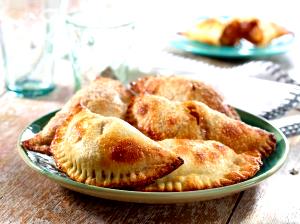 1 Serving Empanada, Apple