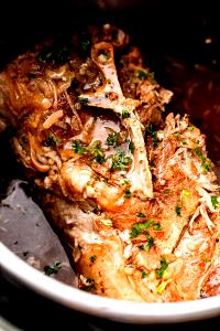 1 Serving Extra-Tender Bone-İn Pork Shoulder