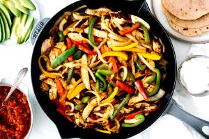 1 Serving Fajitas Chicken W/Mixed Tortillas