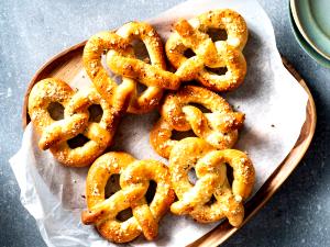 1 Serving Garlic Pretzel No Butter