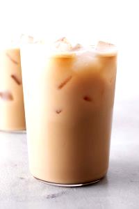 1 Serving Grande - Iced Vanilla Latte - Whole Milk